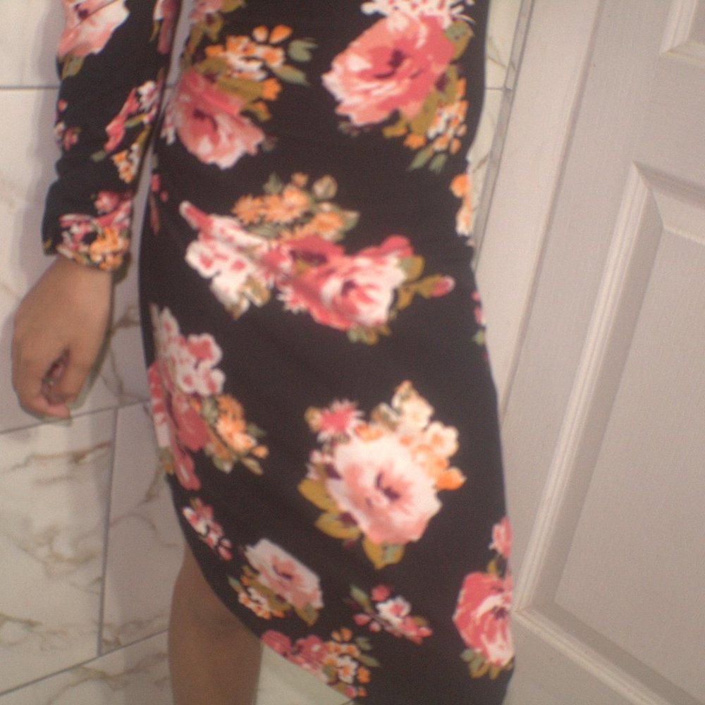 Flower dress with lace crossing on back